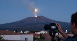 APOD: 2026 October 1 – Harvest Moon With Erupting Mount Etna